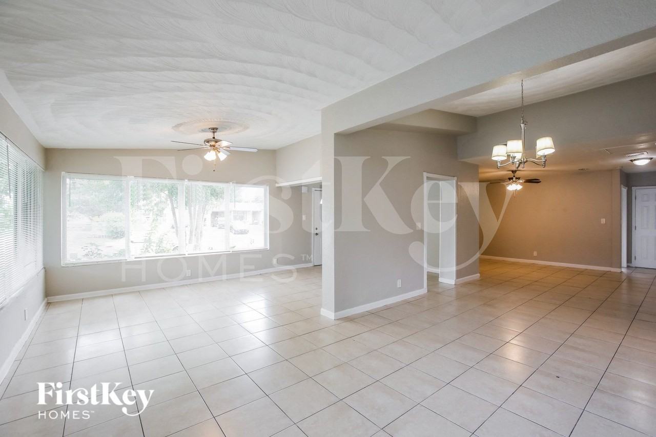 421 Swave - Photo 3 of 16