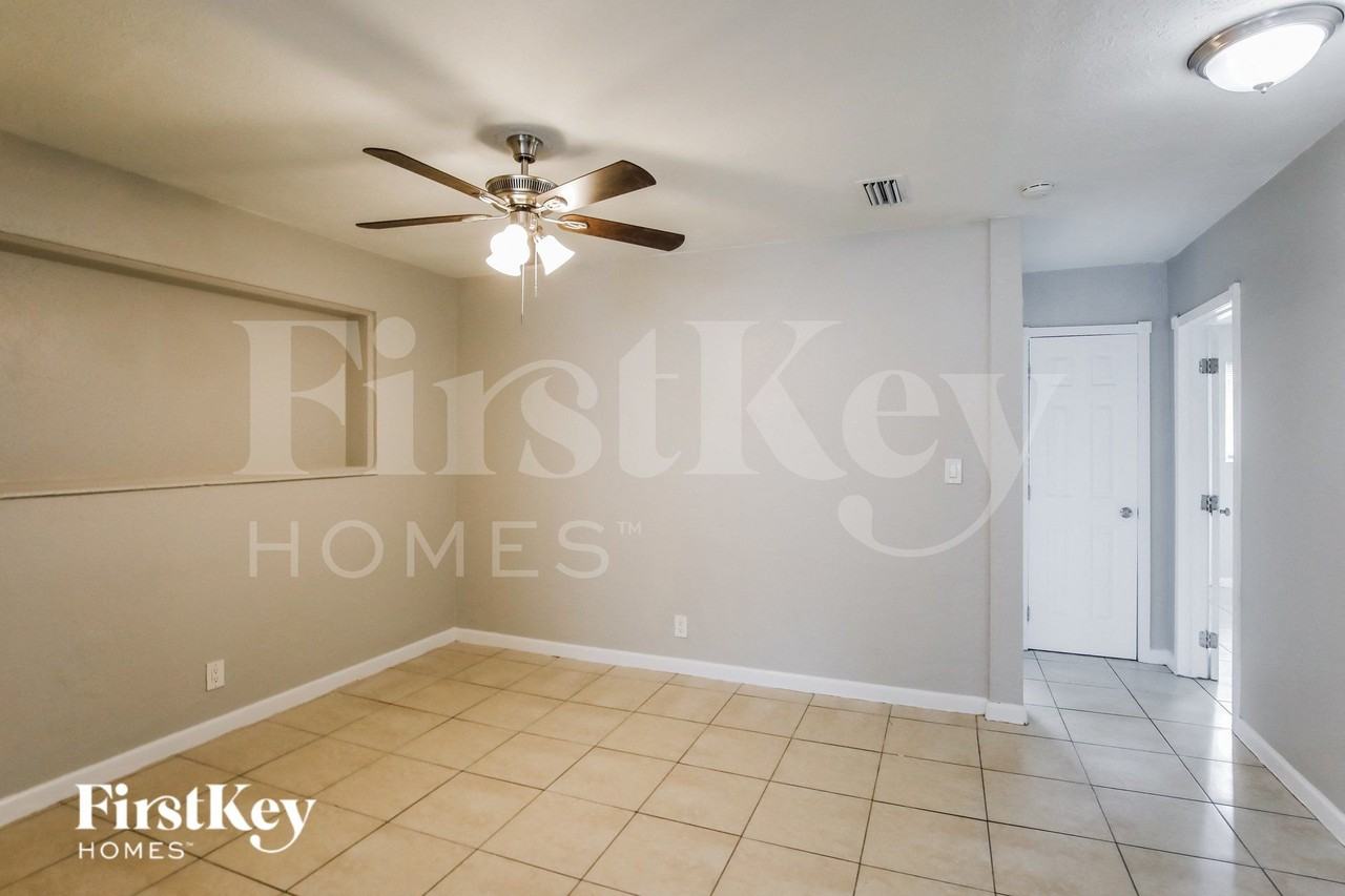 421 Swave - Photo 4 of 16