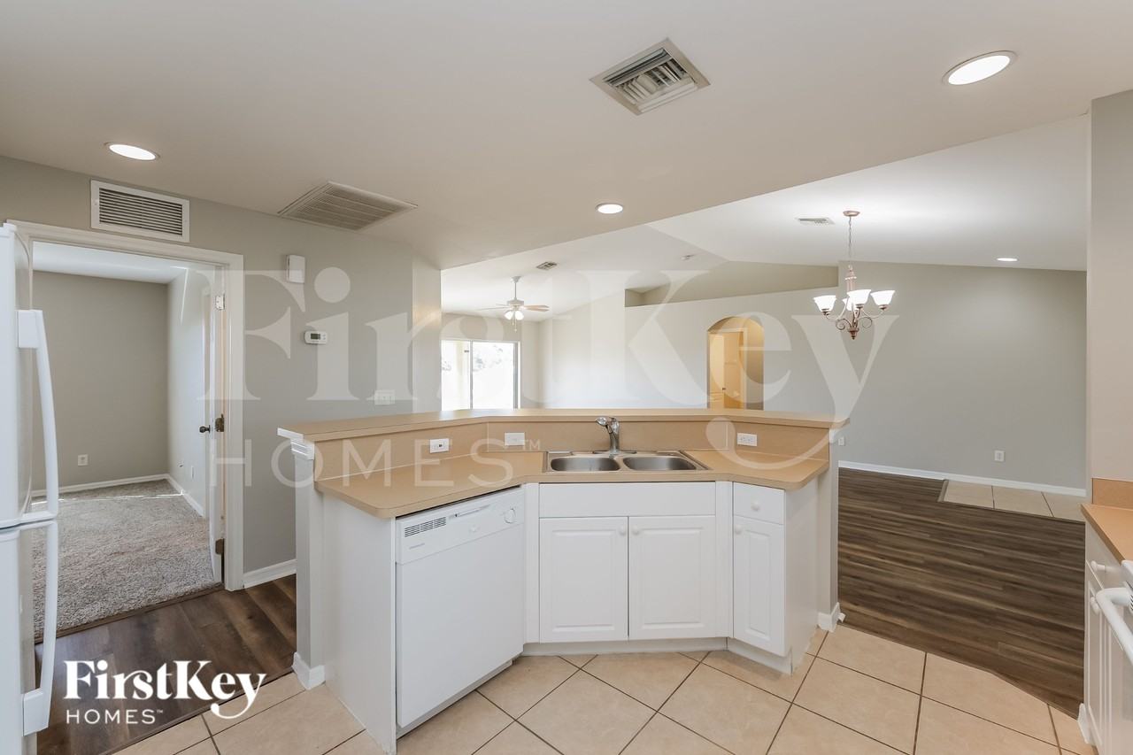 4026 Ne 22nd Ave - Photo 7 of 16