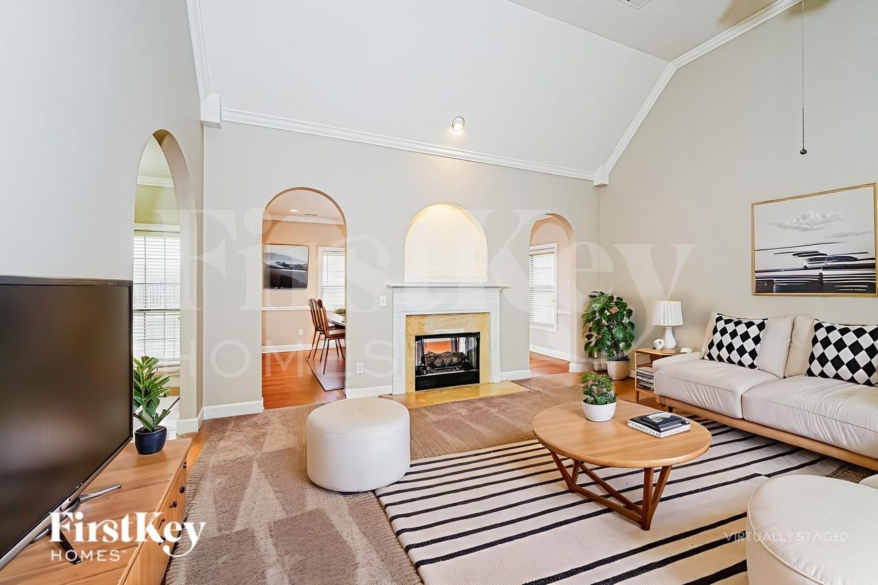 388 Waterford Cove Trl - Photo 4 of 19