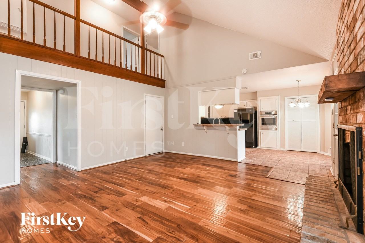 3609 Avenue P - Photo 4 of 15