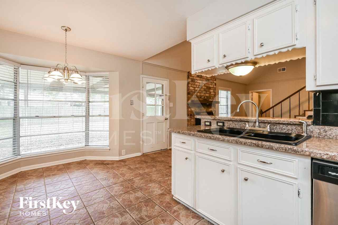 3609 Avenue P - Photo 5 of 15