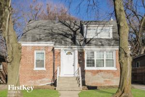 featured image of 236 E 142nd St