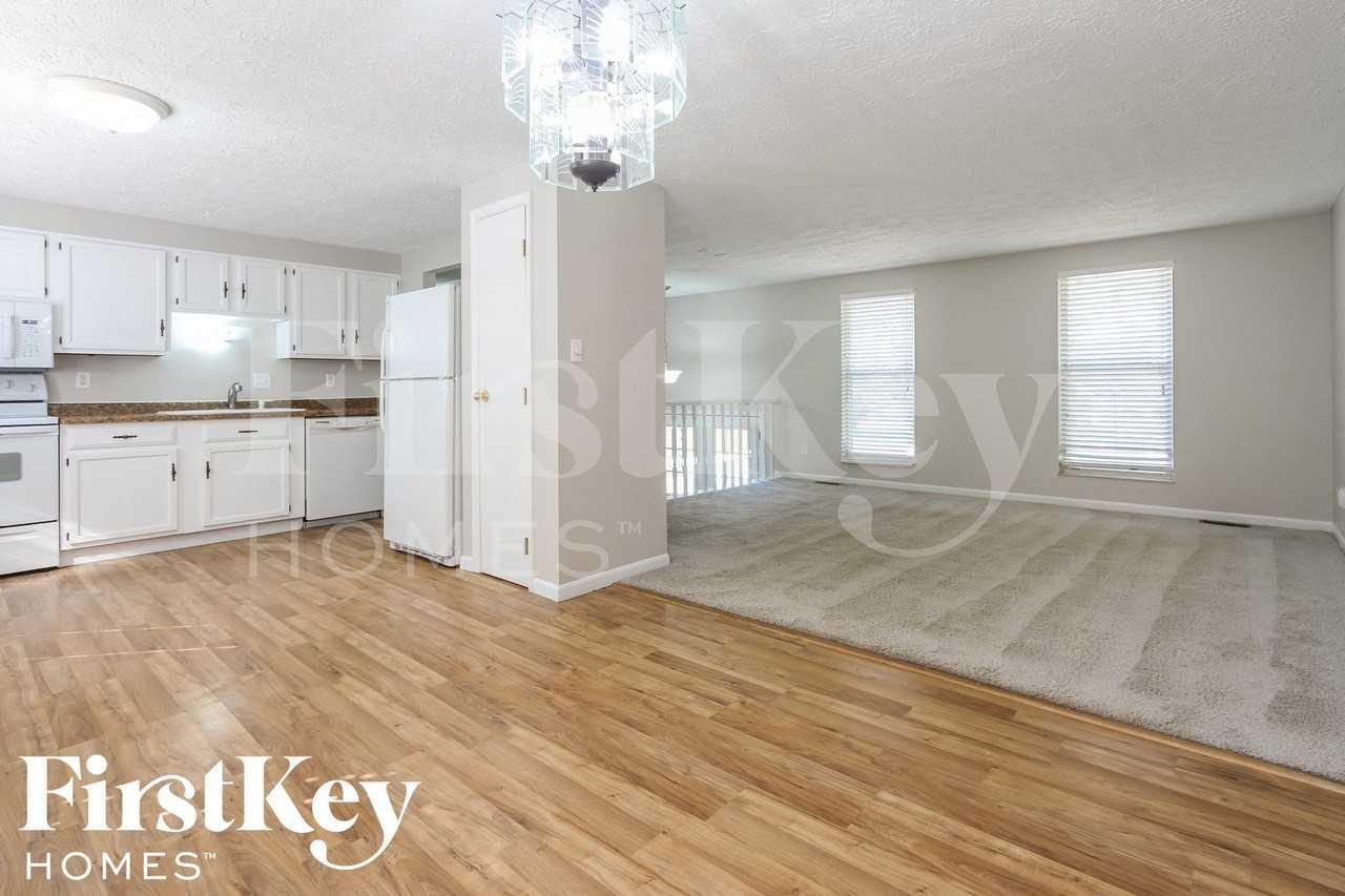 1273 W Stillwater Ln - Photo 3 of 15