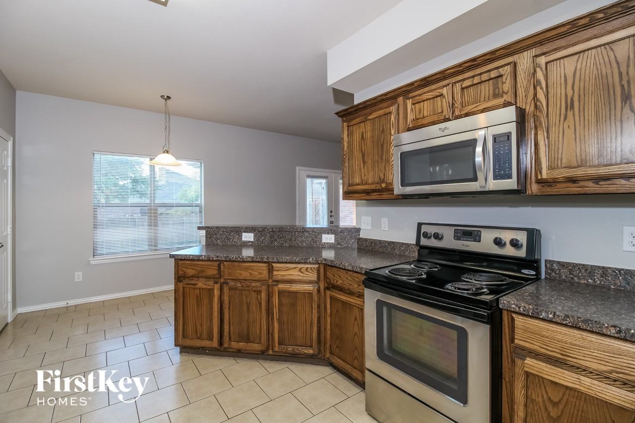 1202 Jewell Ln - Photo 6 of 15