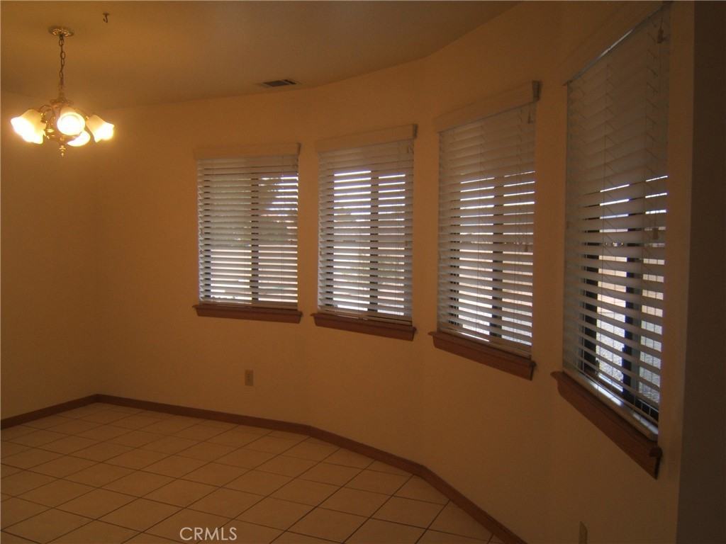 20180 Ottawa Rd - Photo 7 of 47