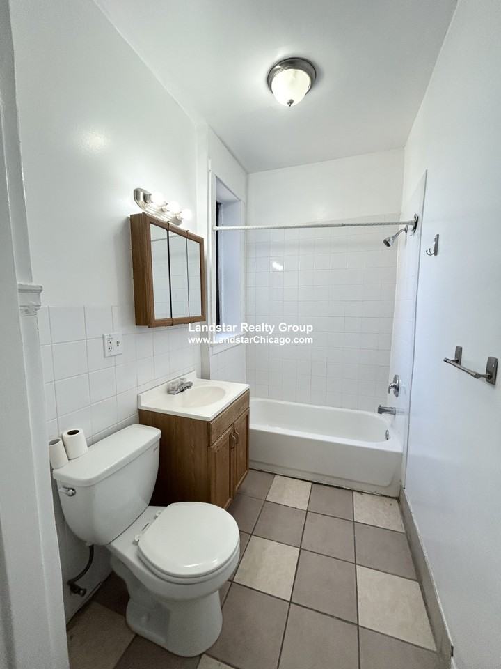 1670 W Pratt Blvd #2A - Photo 7 of 17