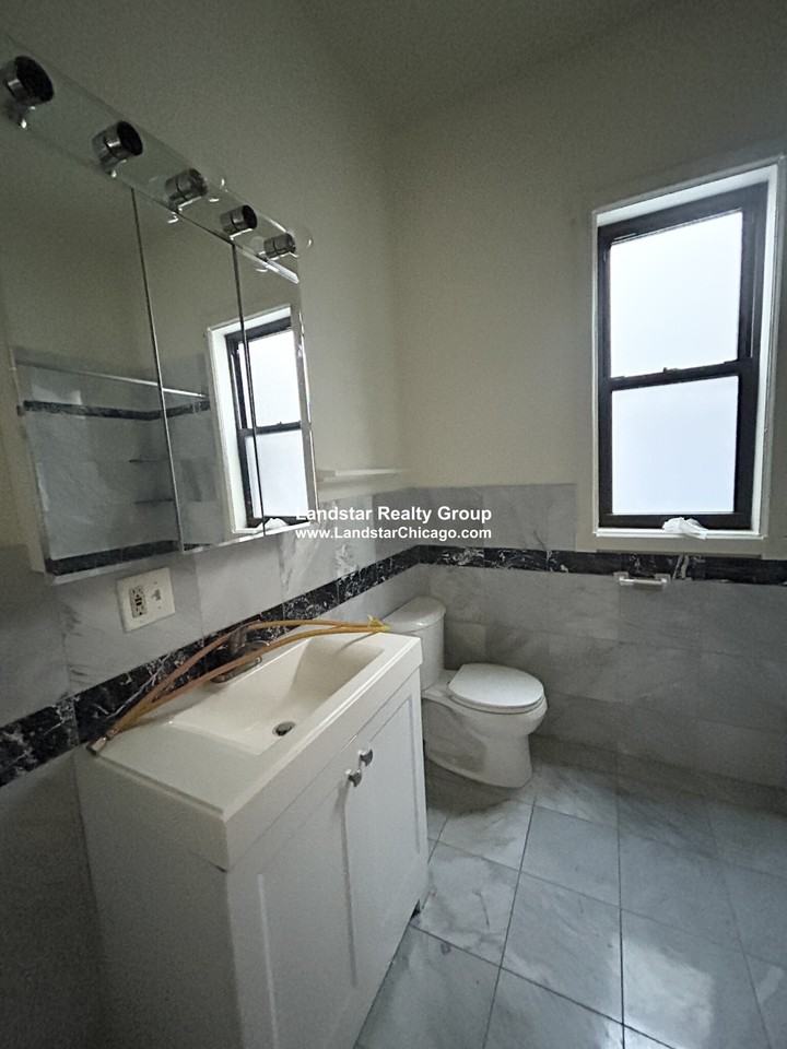 2827 N Milwaukee Ave #3 - Photo 7 of 17