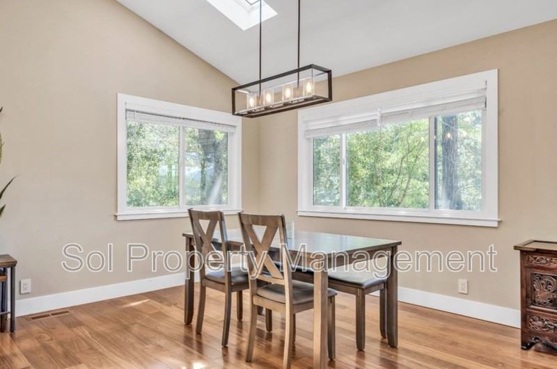 20800 Locust Dr - Photo 6 of 22