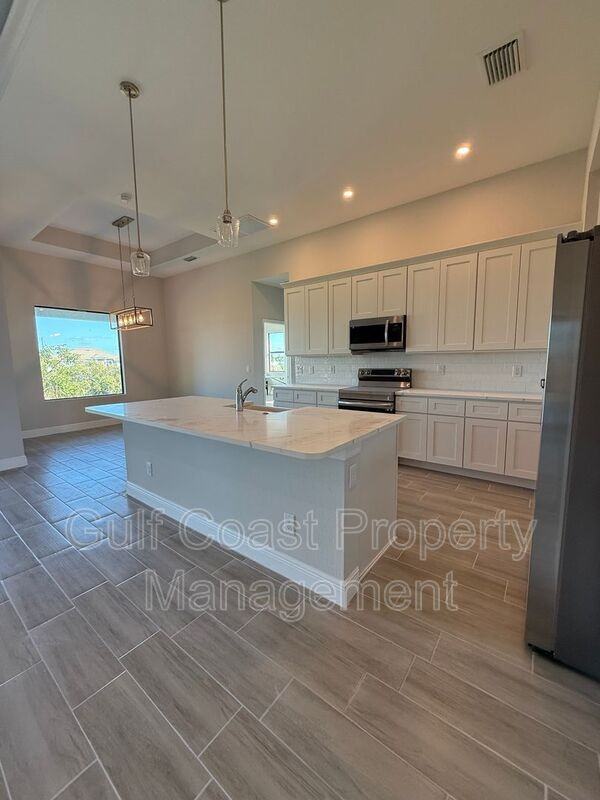 1229 Ne 19th Ave - Photo 5 of 37