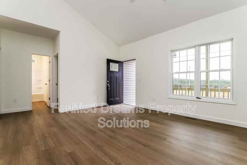 418 N Smith St - Photo 7 of 12