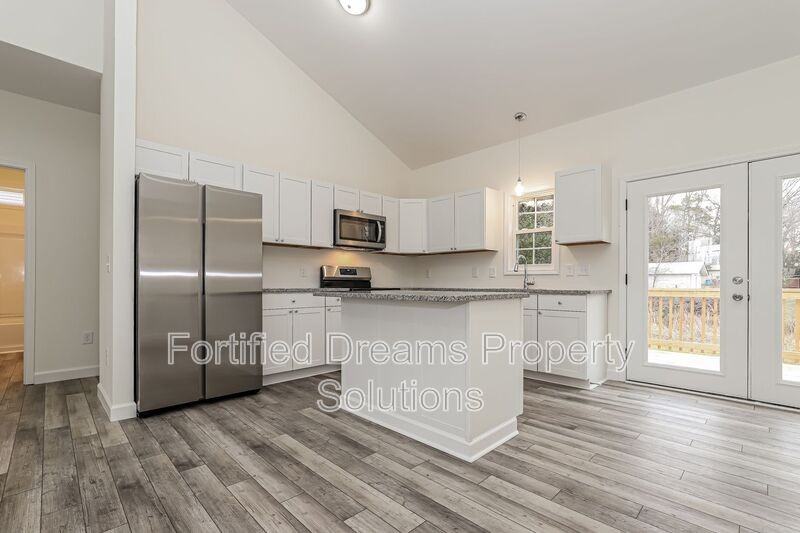 408 N Smith St - Photo 5 of 12