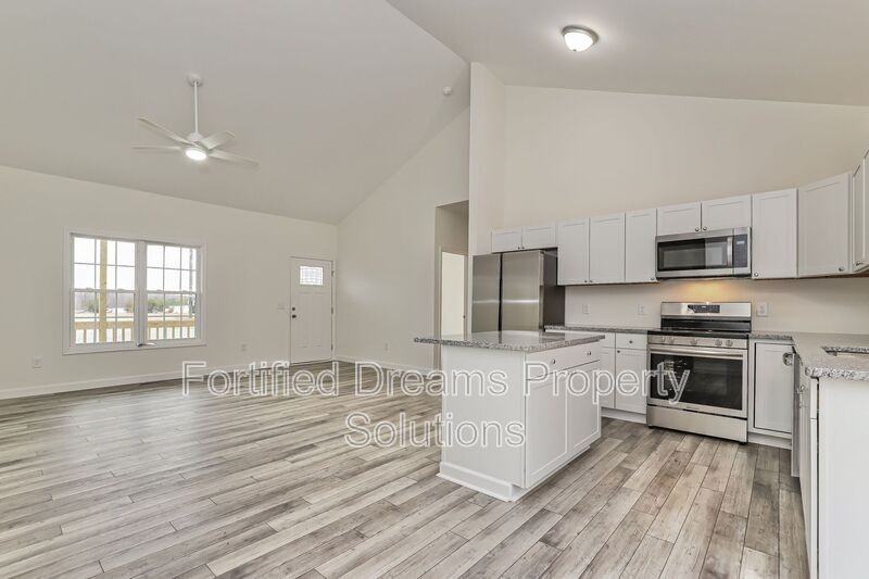 408 N Smith St - Photo 3 of 12