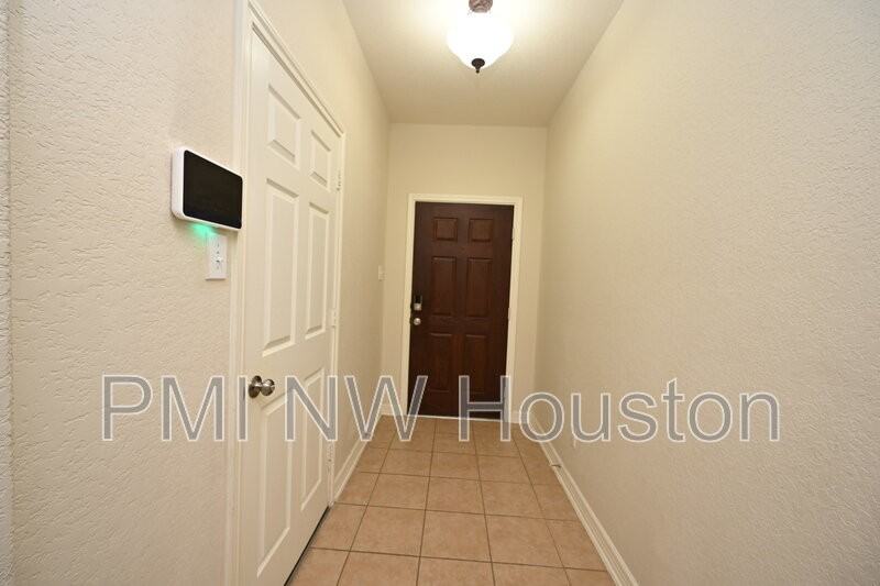 1506 York Creek Dr - Photo 6 of 38