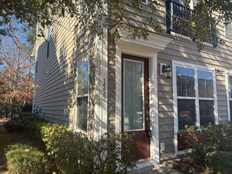 1559 Bluewater Way - Photo 2 of 26