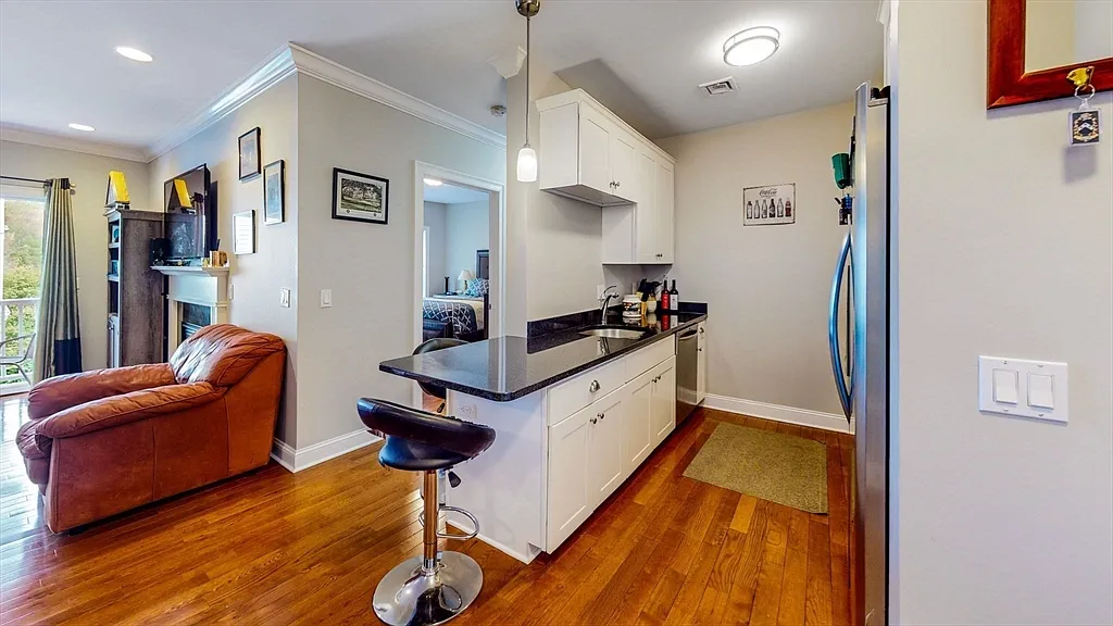 1100 Vfw Pkwy - Photo 5 of 11