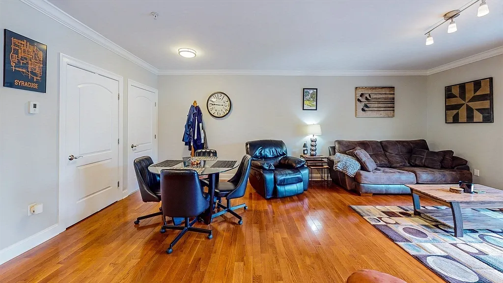 1100 Vfw Pkwy - Photo 6 of 11