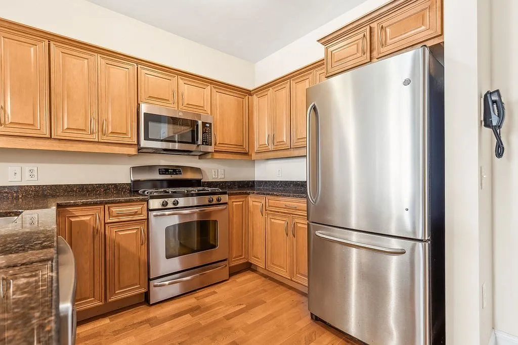 35 Commonwealth Ave - Photo 2 of 15