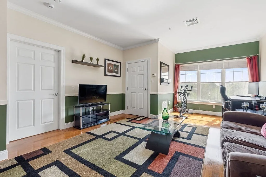 35 Commonwealth Ave - Photo 4 of 15