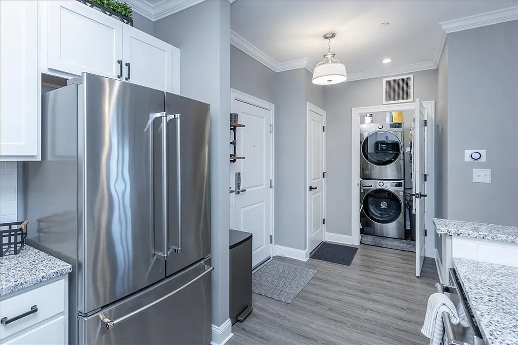 69 Foundry St - Photo 2 of 24