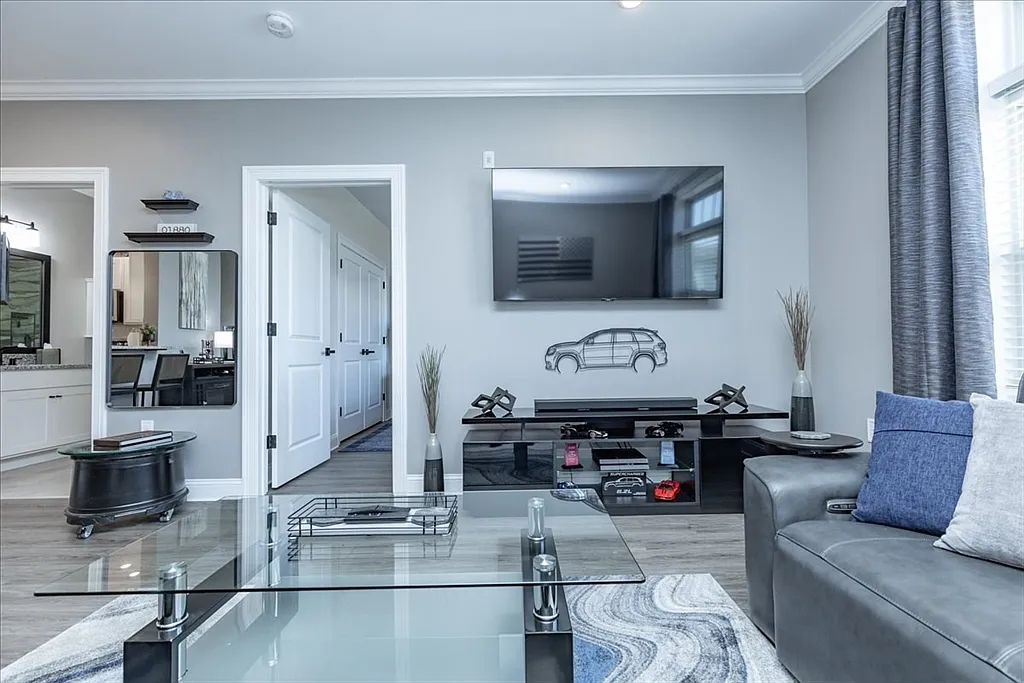 69 Foundry St - Photo 7 of 24