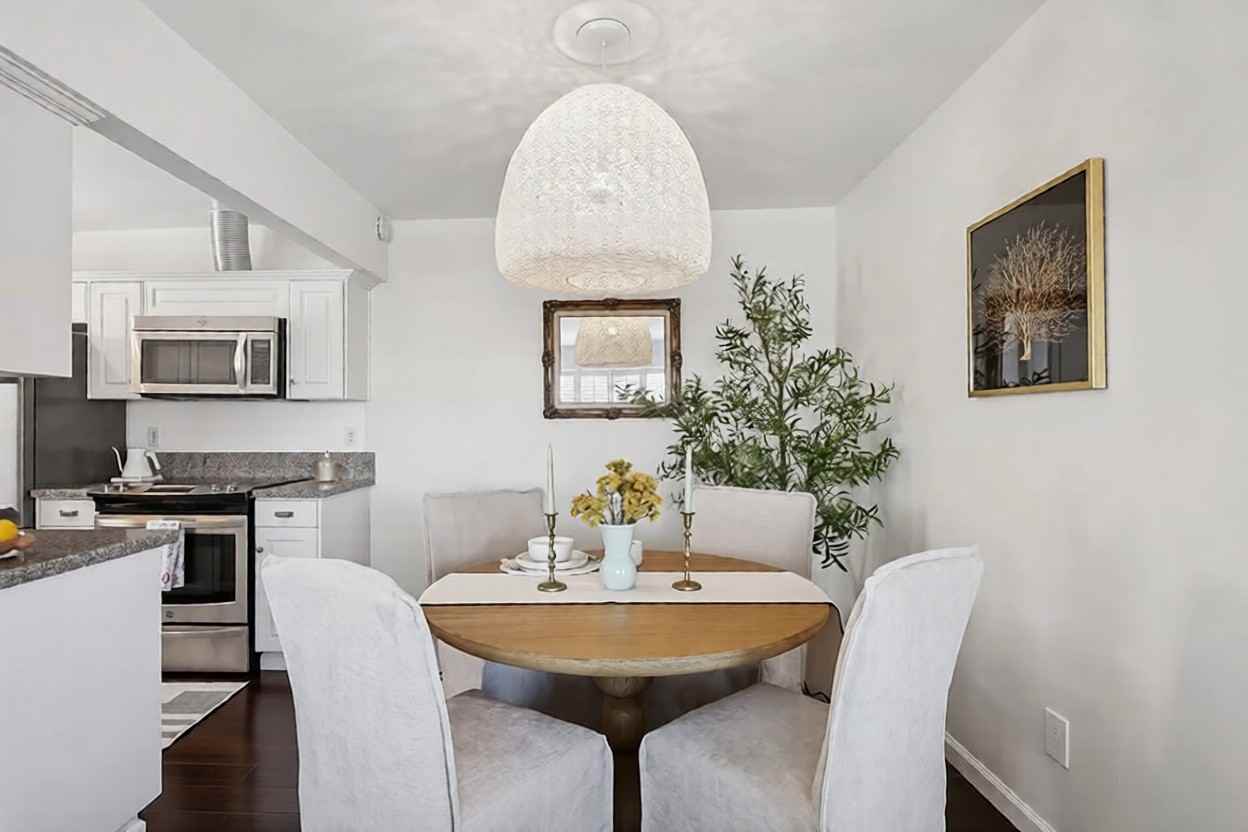 2704 Voorhees Ave - Photo 5 of 19