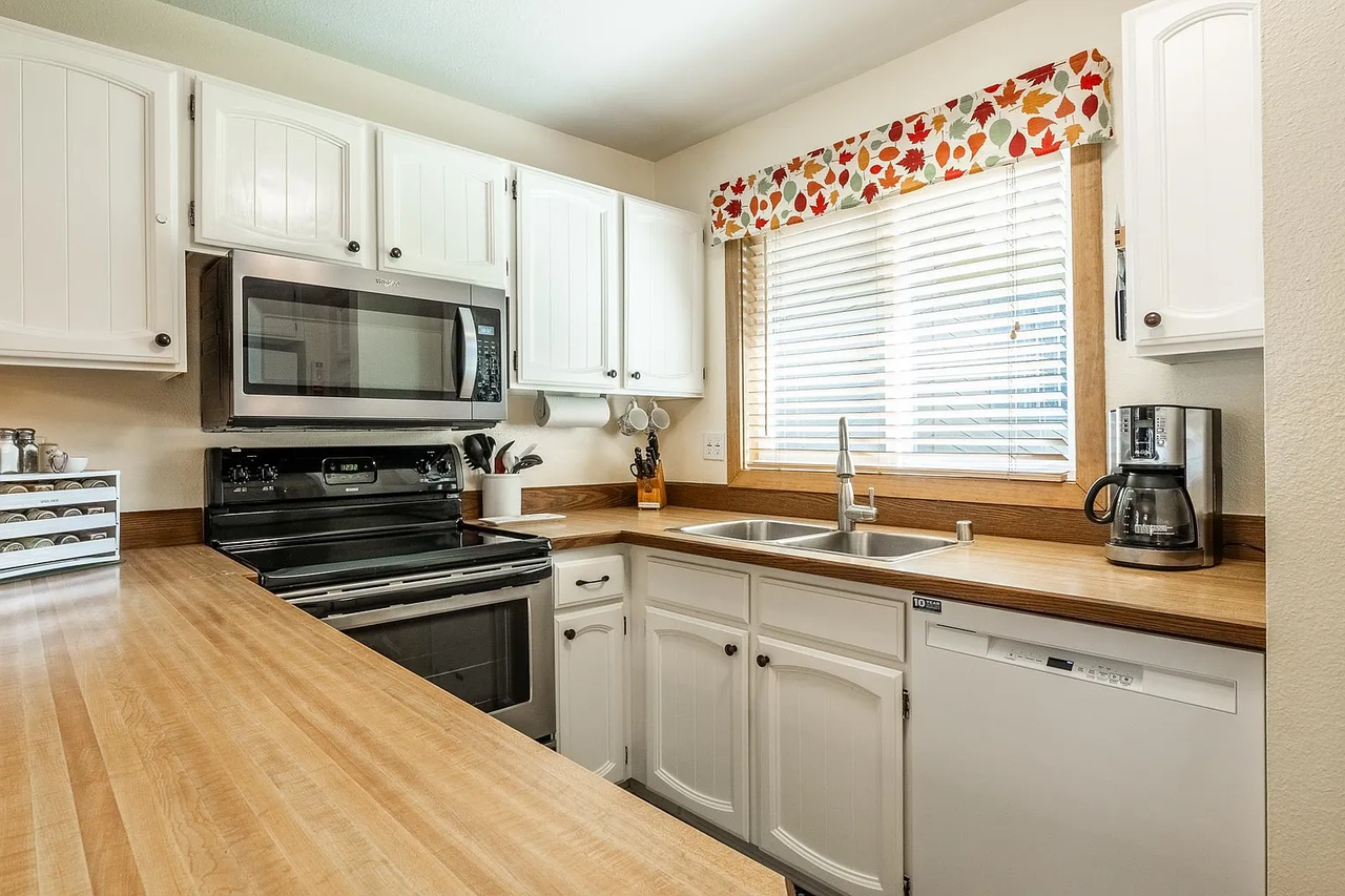 2 Arrowhead Dr - Photo 2 of 18