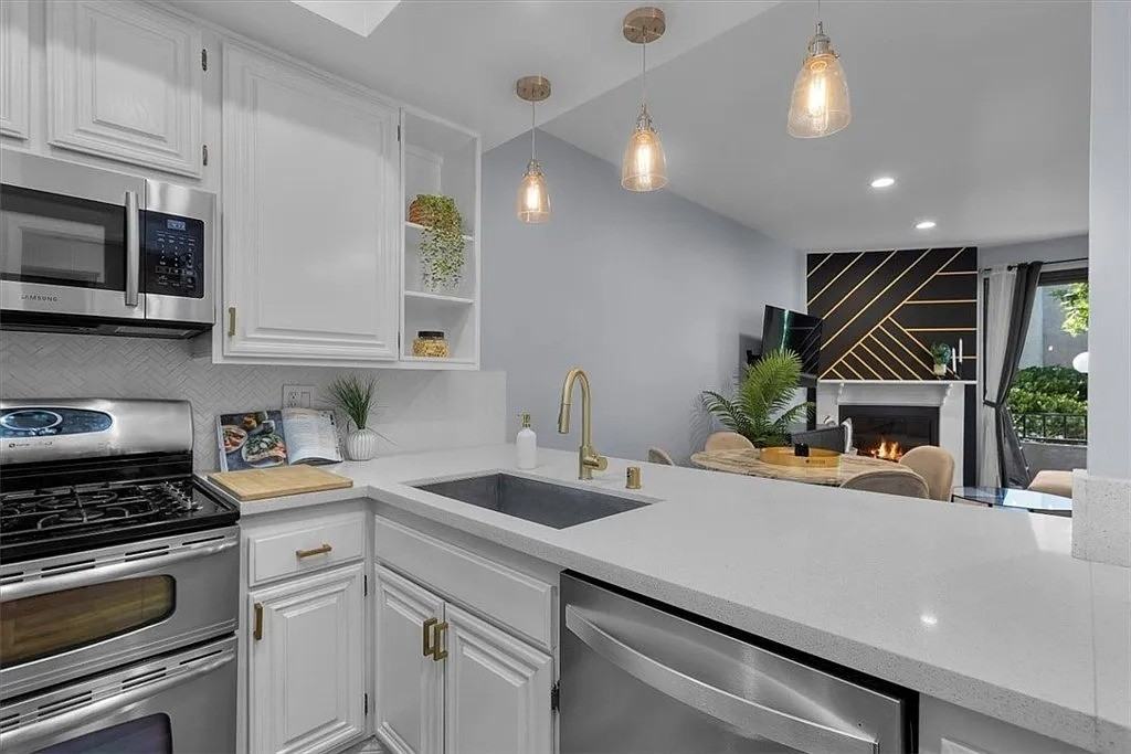 8675 Falmouth Ave - Photo 2 of 14