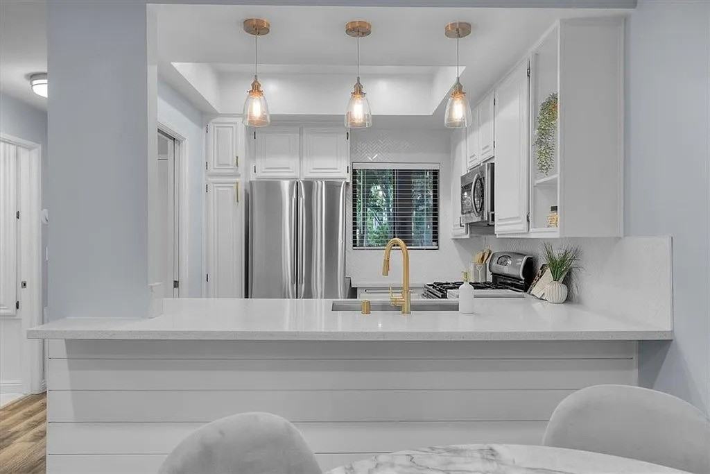 8675 Falmouth Ave - Photo 3 of 14