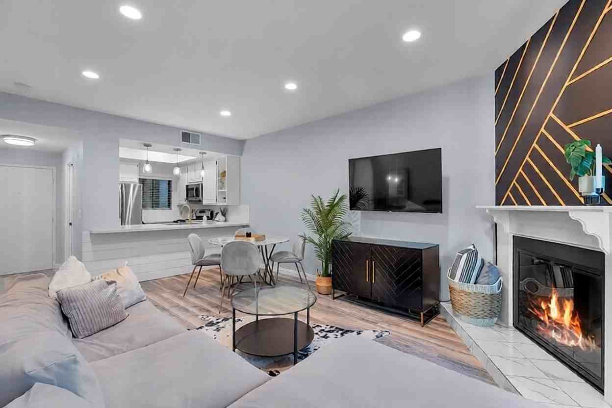 8675 Falmouth Ave - Photo 6 of 14