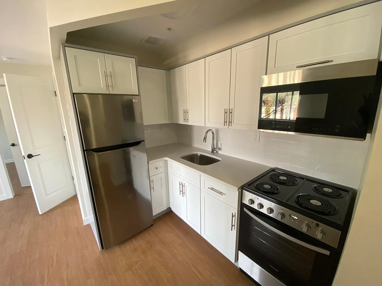 203 Main St #2B - Photo 5 of 9