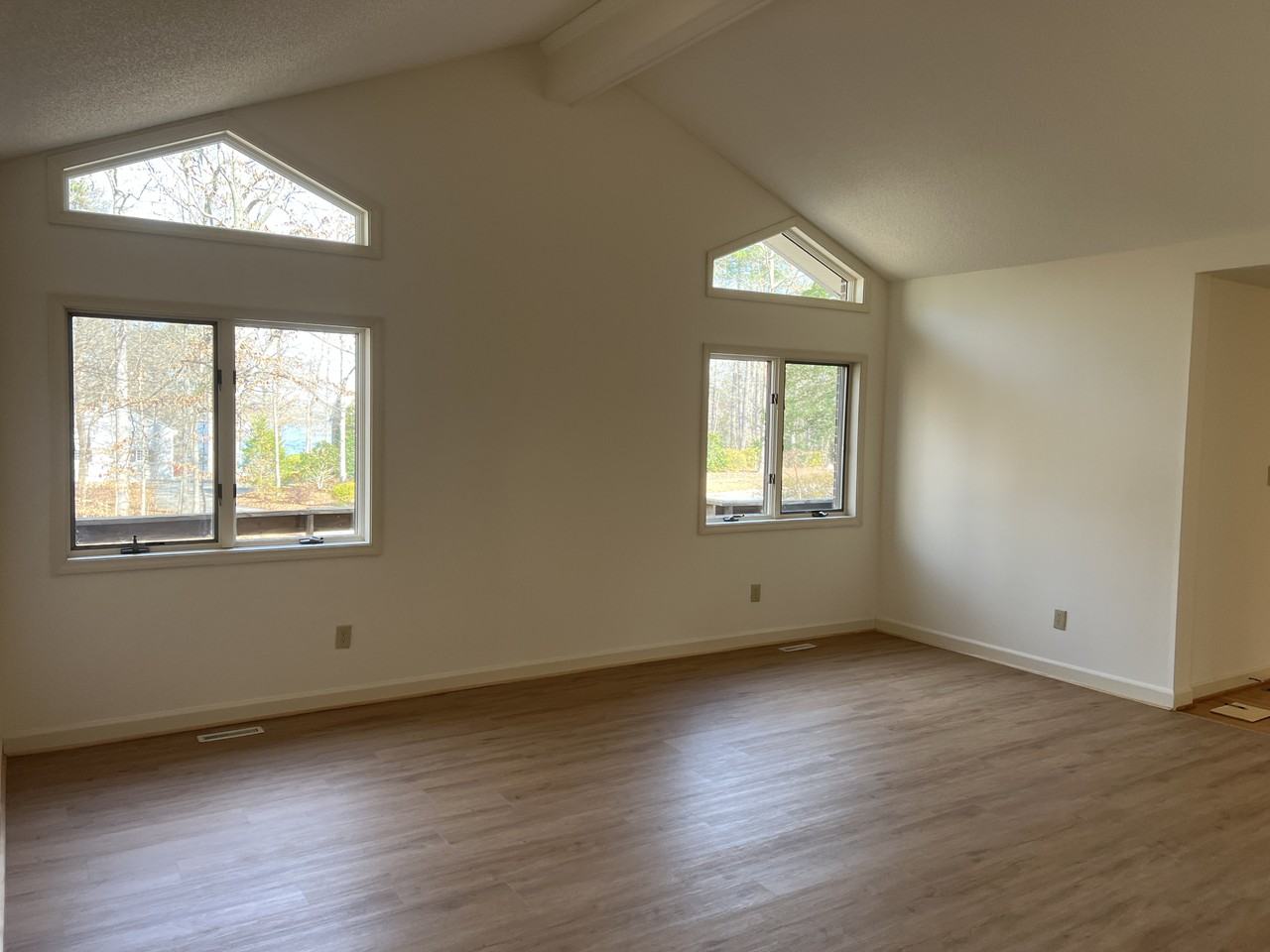 303 Lake Pointe Dr - Photo 3 of 36