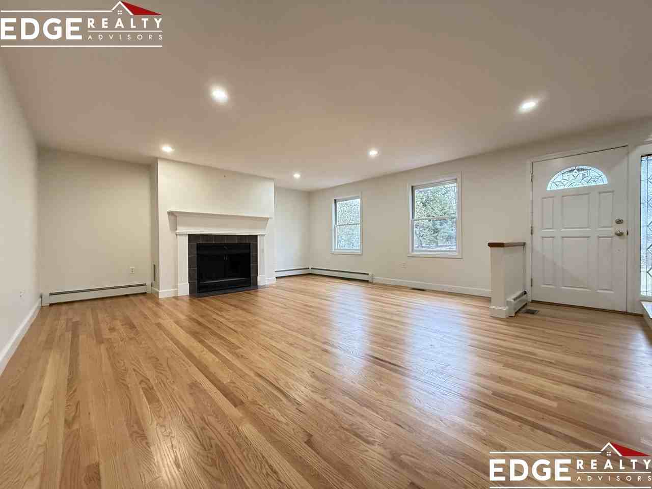 29 Cottage St - Photo 4 of 17