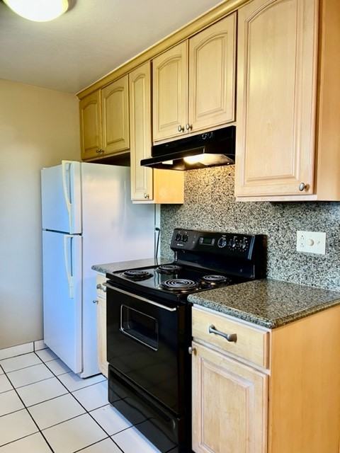 901 Veterans Dr #1 - Photo 3 of 24