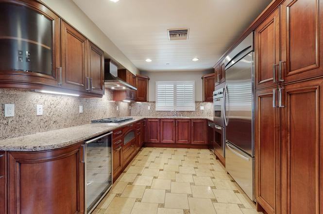 123 S Clark Dr #303 - Photo 4 of 15