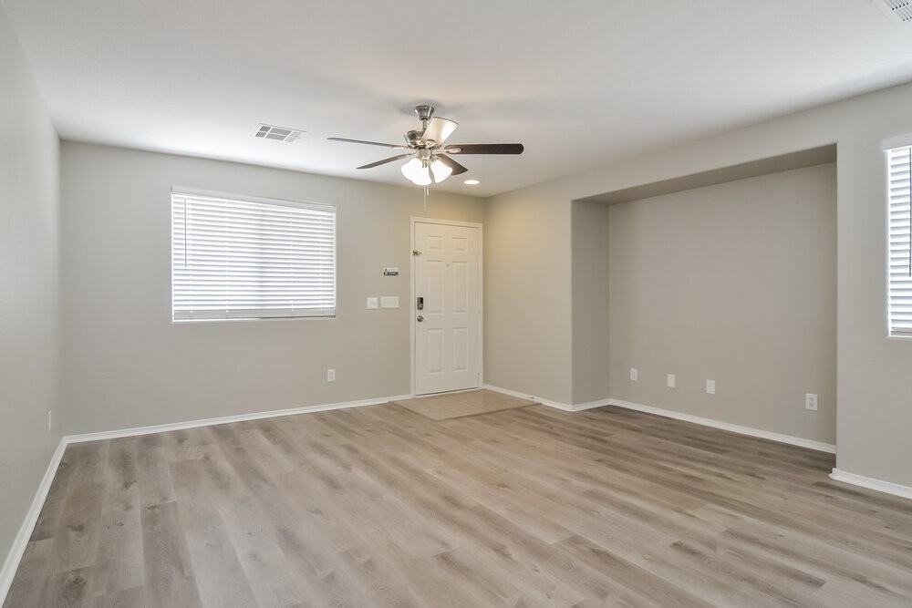 1006 Grand Cerritos Ave - Photo 6 of 17