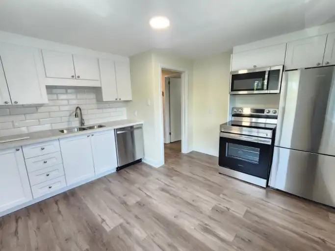 604 Perry St #303 - Photo 4 of 9