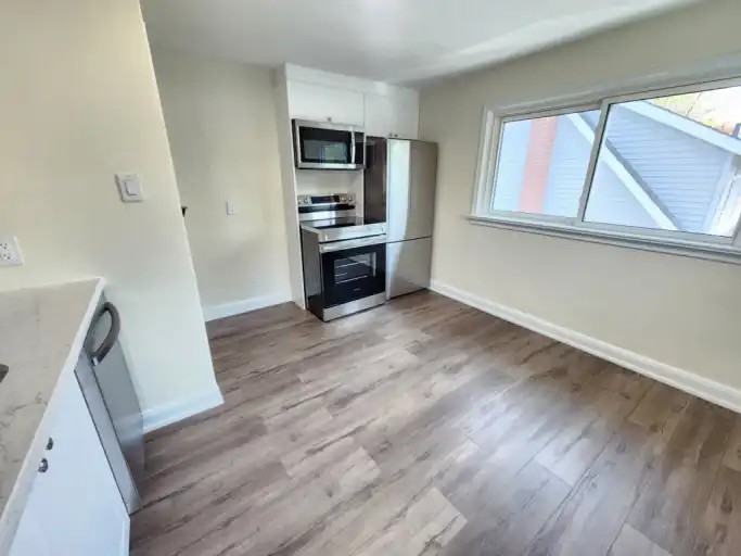 604 Perry St #303 - Photo 5 of 9