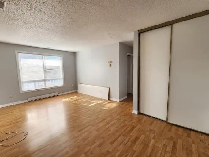 308 Malaga Rd #303 - Photo 4 of 9