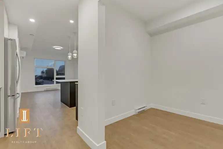 15353 17 Ave #509 - Photo 7 of 19