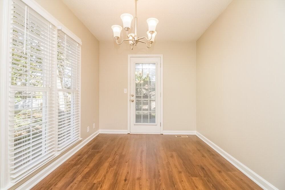 606 Knollwood Dr - Photo 5 of 17