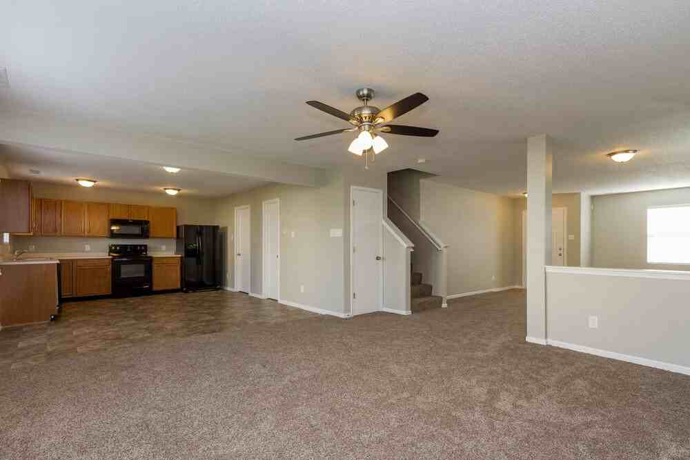 9160 Middlebury Way - Photo 4 of 15