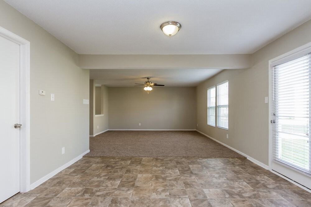 9160 Middlebury Way - Photo 5 of 15