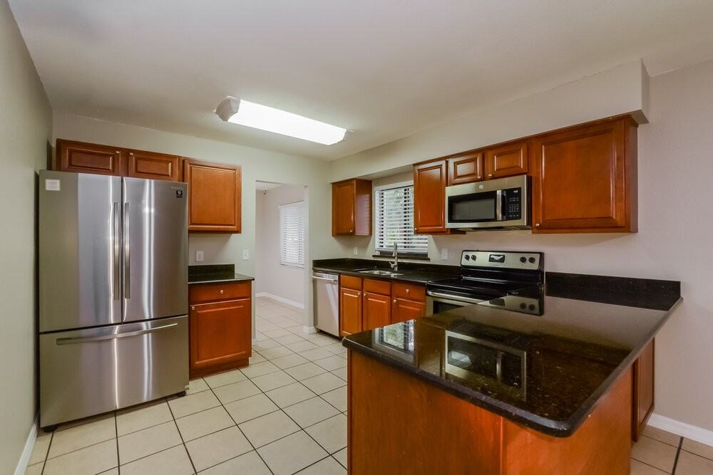 239 Holiday Ln - Photo 7 of 16