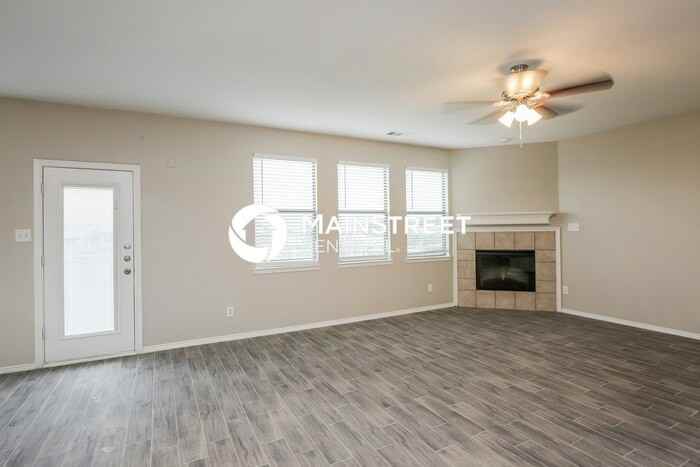 533 Crown Oaks Dr - Photo 2 of 17