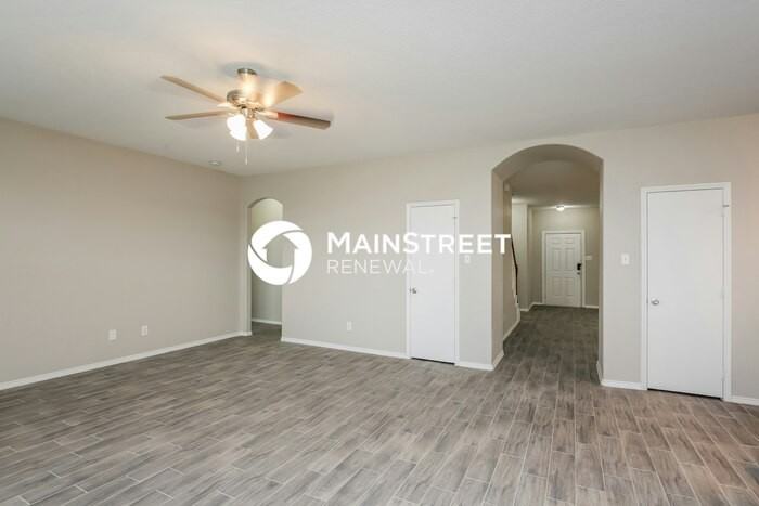 533 Crown Oaks Dr - Photo 6 of 17