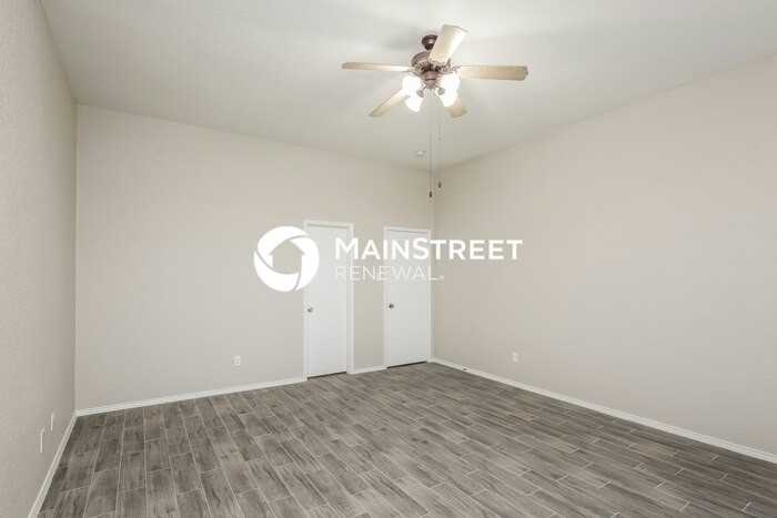 533 Crown Oaks Dr - Photo 7 of 17