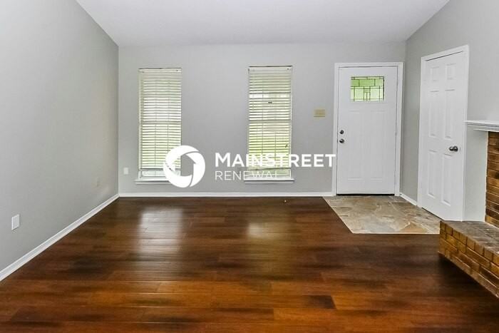 3740 Ramblewood Dr - Photo 3 of 16