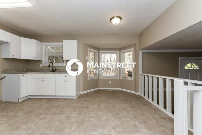 8285 Bridgewater Pl - Photo 5 of 17