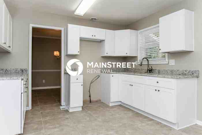 8285 Bridgewater Pl - Photo 6 of 17